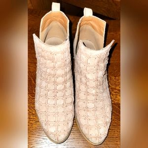 Mi.im Lavin Suede Dust Rose Ankle Booties size 7 1/2